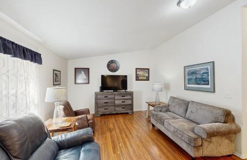 Bandon Casa | The Nutt House