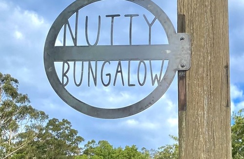 Urunga Cabaña | The Nutty Bungalow..en granja orgánica junto a la playa.