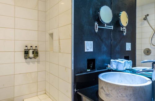 Downtown Los Angeles Hotel | The O Hotel, Trademark Collection by Wyndham