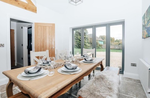 Henley Casa | The Oak - Brand new countryside 2 bedroom annex