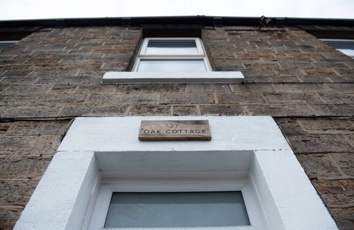Deepcar Casa | The Oak Cottage: Charming house