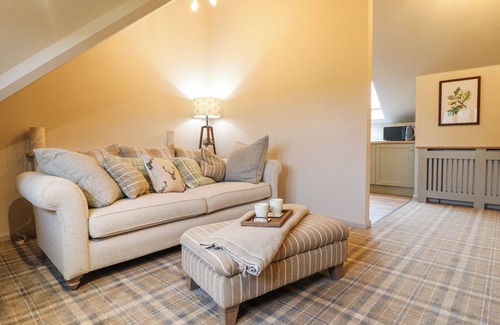 Wymondham Cabaña | THE OAK ROOM - WINDMILL COUNTRY RETREATS, pet friendly in Buckminster