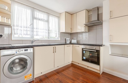 Alperton Apartamento | The Oakland, Spacious 3-Bed Flat with Fast WiFi, Free Parking & Self Check-In