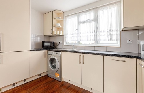 Alperton Apartamento | The Oakland, Spacious 3-Bed Flat with Fast WiFi, Free Parking & Self Check-In