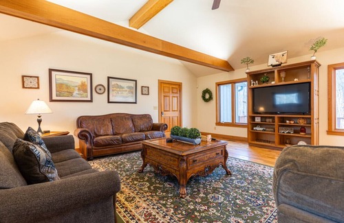 Rising Fawn Casa | The Oakwood House on Lookout Mountain