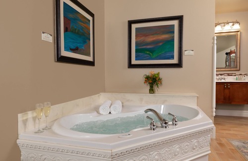 Spirit Lake Cama Y Desayuno | The Oakwood Inn – Adults Only