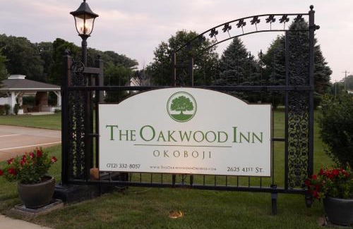Spirit Lake Cama Y Desayuno | The Oakwood Inn