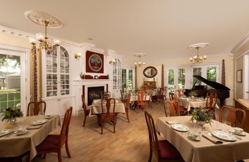 Spirit Lake Cama Y Desayuno | The Oakwood Inn