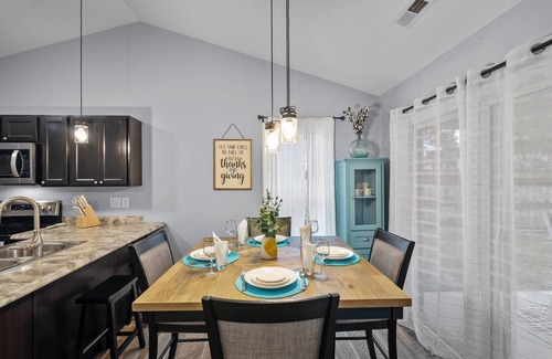 New Bern Casa | The Oasis.3BR Entire unit with Private Yard