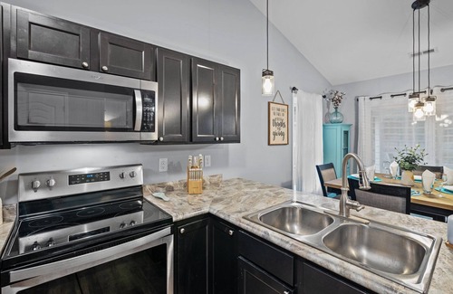 New Bern Casa | The Oasis.3BR Entire unit with Private Yard