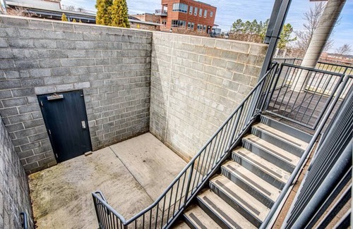 Winston - Salem Apartamento | The Oasis at Camel City Lofts WS