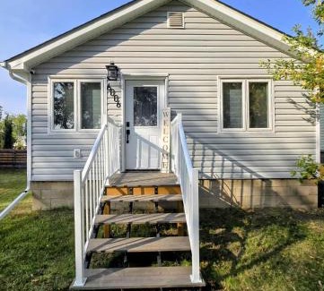 Stettler Casa | The Oasis in Stettler!
