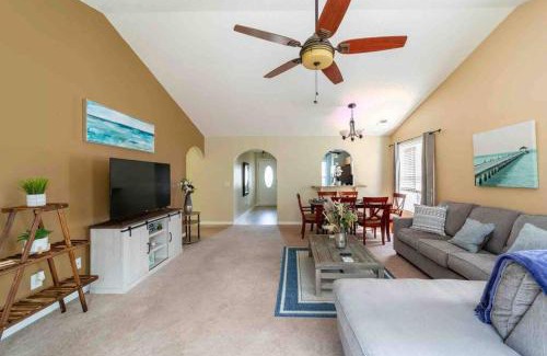 Myrtle Beach Casa | The Oasis w/3br/Wi-Fi/15 Minutes from the beach