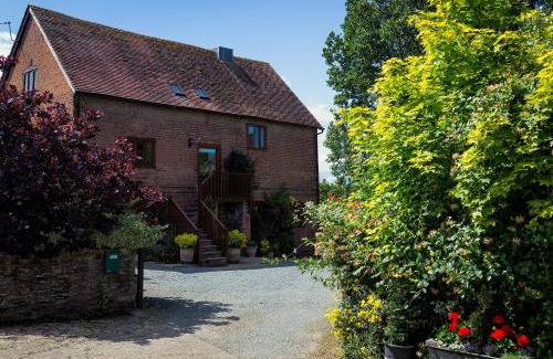 Bromyard Apartamento | The Oast House - farm stay apartment set within 135 acres