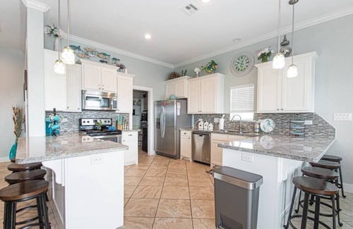 Bermuda Beach Casa | The Ocean Aire - 30 secs from the sand!