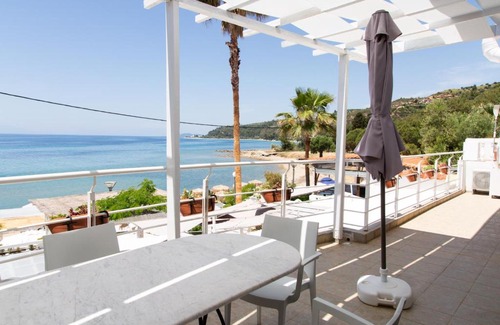 Kassandra Apartamento | The Ocean Beach House