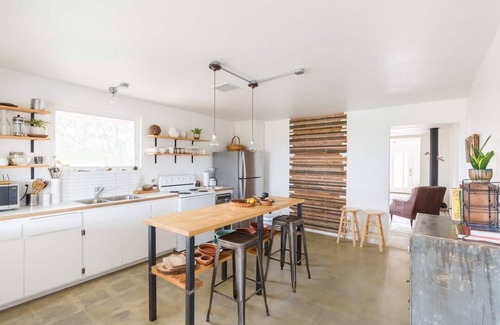 Yucca Valley Casa | The Ocotillo - Secluded Stargazing, Pool, Hot Tub, Art, Hiking + Stunning Views!