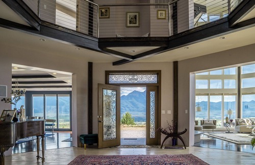 Emigrant Casa | La casa del octágono con vistas panorámicas majestuosas a la montaña