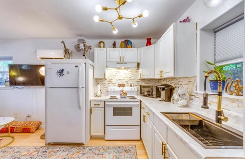 South Pensacola Casa | The Octopus House in Pensacola Near Downtown!