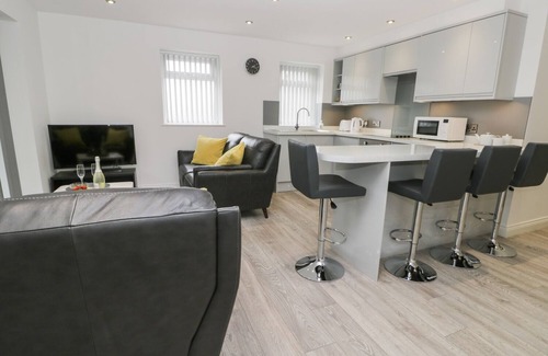 Whitby Cabaña | THE OFFICE GARDENS, APARTMENT 1, family friendly in Whitby