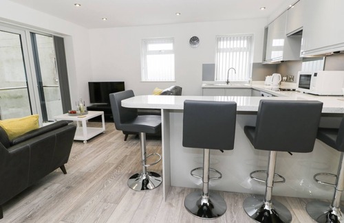 Whitby Cabaña | THE OFFICE GARDENS, APARTMENT 1, family friendly in Whitby