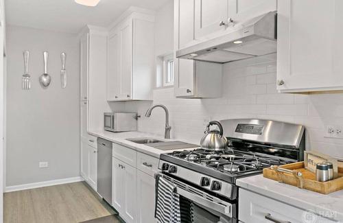 Waukegan Apartamento | The Office Loft- 2 Bedroom