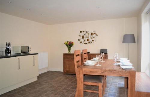 St Ives Casa | The Old Bottle Store - 2 Double Bedrooms, 2 Bathrooms, St Ives, Cambridgeshire