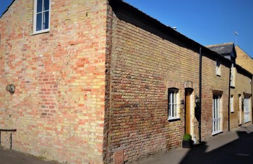 St Ives Casa | The Old Bottle Store - 2 Double Bedrooms, 2 Bathrooms, St Ives, Cambridgeshire