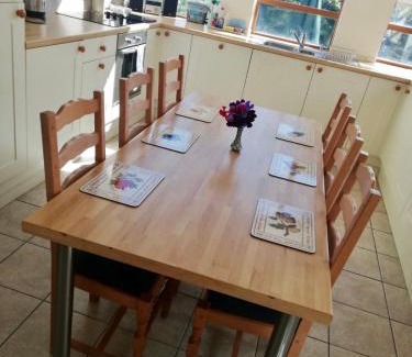 Llanvair Kilgeddin Casa | The Old Bull Pen