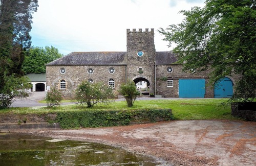 Llandefeilog Cabaña | The Old Carriage Court