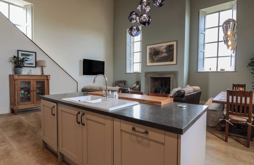 Norham Cabaña | THE OLD CHAPEL, pet friendly, with open fire in Norham