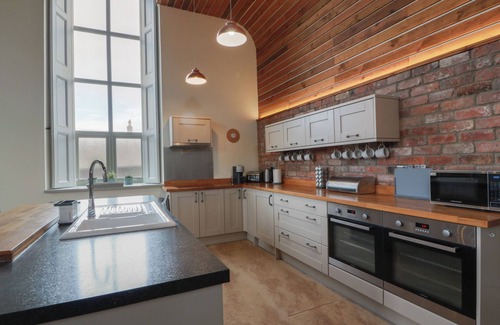 Norham Cabaña | THE OLD CHAPEL, pet friendly, with open fire in Norham