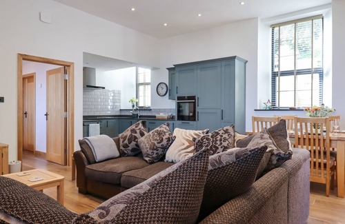 Ilsington Cabaña | THE OLD CHAPEL, romantic, country holiday cottage in Ilsington