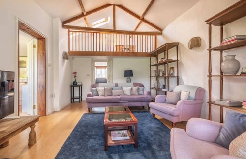 Beaminster Cabaña | The Old Cheesehouse, Beaminster. Large, comfortable house in rural West Dorset.