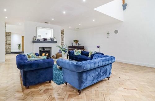 Crawshaw Booth Casa | The Old Church