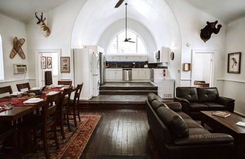 Altmar Casa | THE OLD CHURCH INN is a luxurious Property near Salmon River