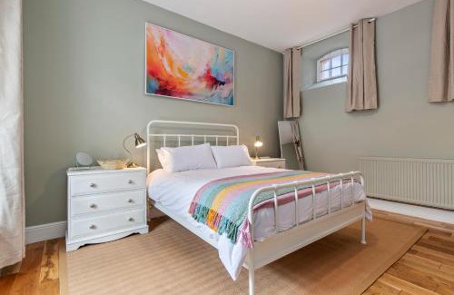 Saundersfoot Casa | The Old Cottage - Central Location Near the Beach