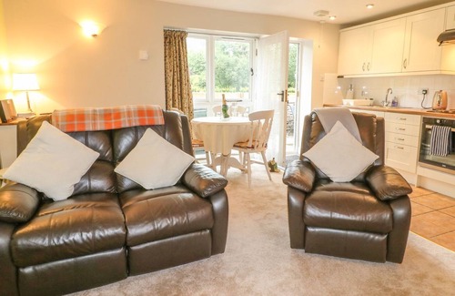 Alstonfield Cabaña | THE OLD COW SHED, pet friendly, with open fire in Alstonefield