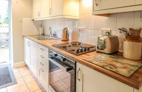 Alstonfield Cabaña | THE OLD COW SHED, pet friendly, with open fire in Alstonefield