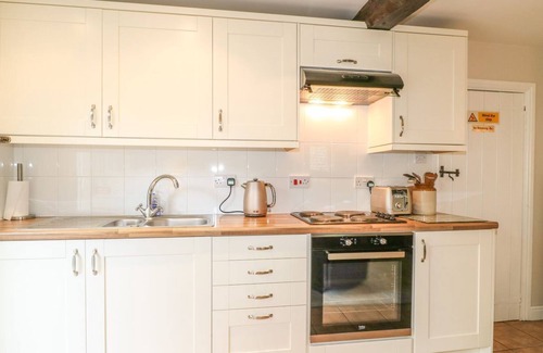 Alstonfield Cabaña | THE OLD COW SHED, pet friendly, with open fire in Alstonefield