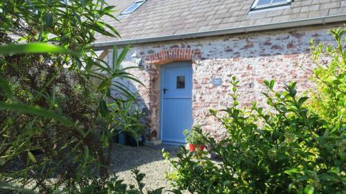 Pembroke Casa | The Old Cowshed - Swallows Cottage