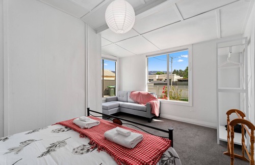 Lowburn Casa | The Old Cromwell- Cromwell Holiday Home