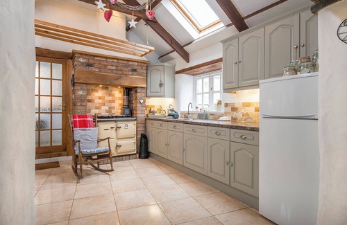 Haverfordwest Cabaña | The Old Dairy, Holiday Cottage Near Mathry, Sleeps 8, 4 bedrooms, bathrooms