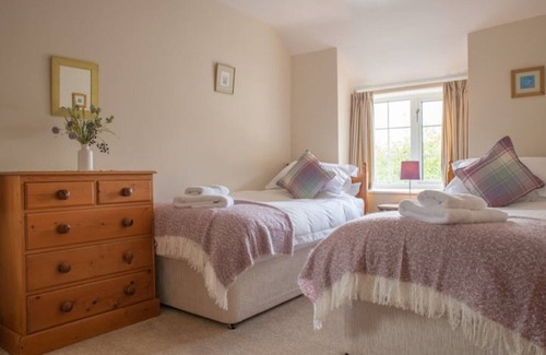 Bradninch Otro | The Old Farmhouse, Family-Friendly Stay on a Peaceful Organic Farm (Sleeps 8)
