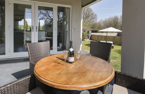 Shepton Mallet Casa | THE OLD FORGE, pet friendly, luxury holiday cottage in Shepton Mallet