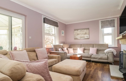 Shepton Mallet Casa | THE OLD FORGE, pet friendly, luxury holiday cottage in Shepton Mallet