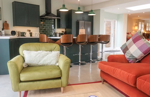 Briggswath Casa | THE OLD GUARD HOUSE, pet friendly, luxury holiday cottage in Whitby