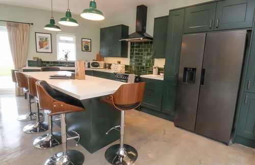 Briggswath Casa | THE OLD GUARD HOUSE, pet friendly, luxury holiday cottage in Whitby