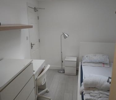 Norbury Casa | The Old Guest House, Norbury Avenue