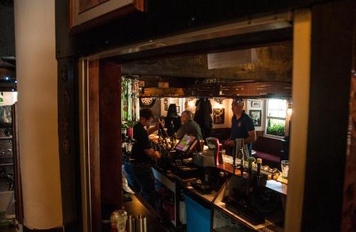 Mullion Cama Y Desayuno | The Old Inn